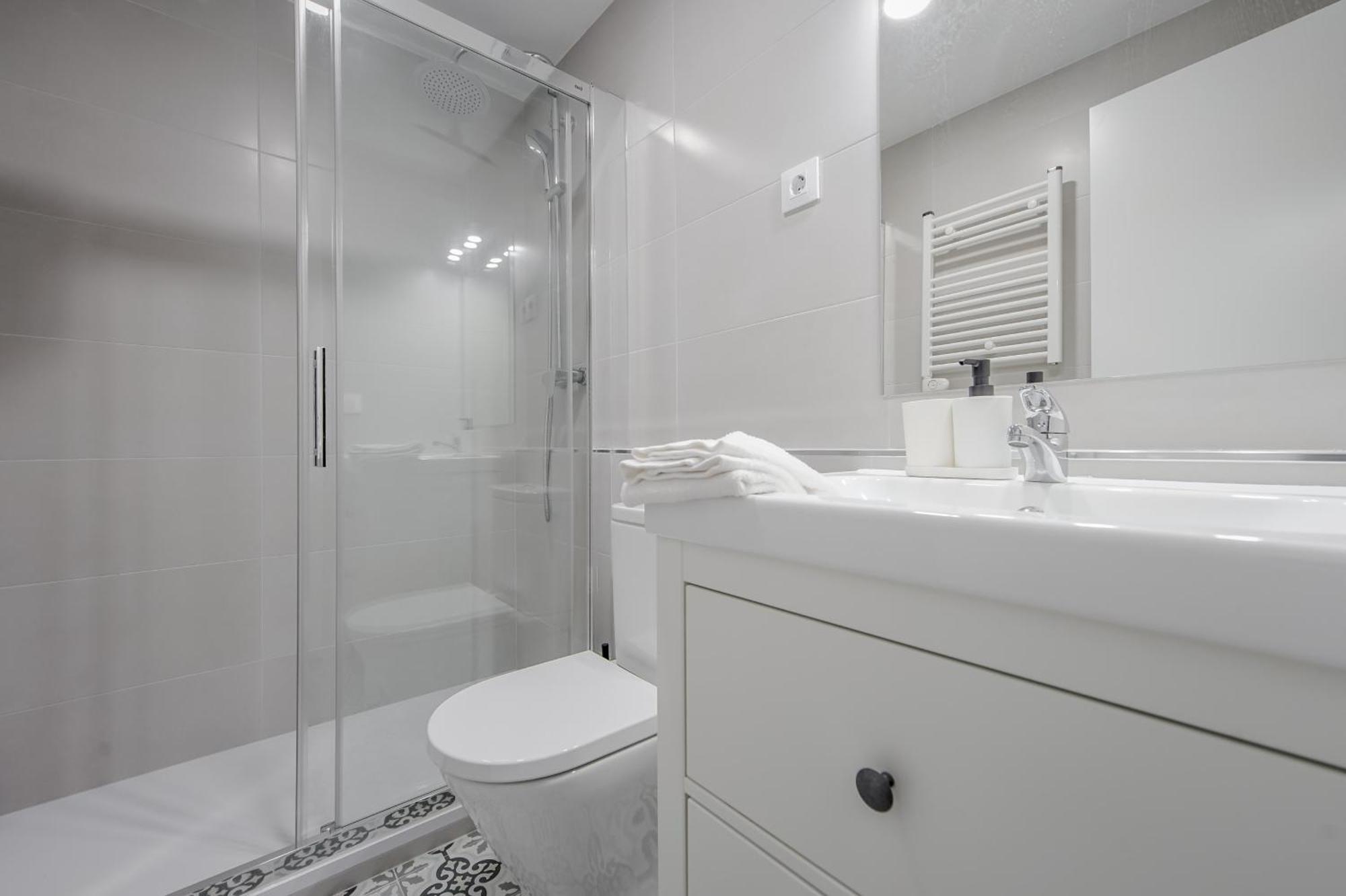Cozy&New Apartment Para 6Pax En La Plaza De Tirso - Madrid E1 Exterior photo