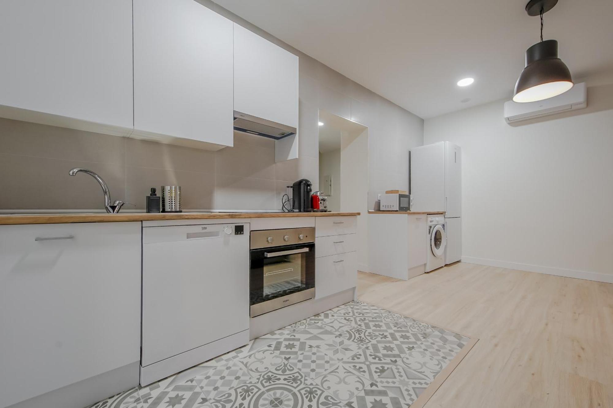 Cozy&New Apartment Para 6Pax En La Plaza De Tirso - Madrid E1 Exterior photo